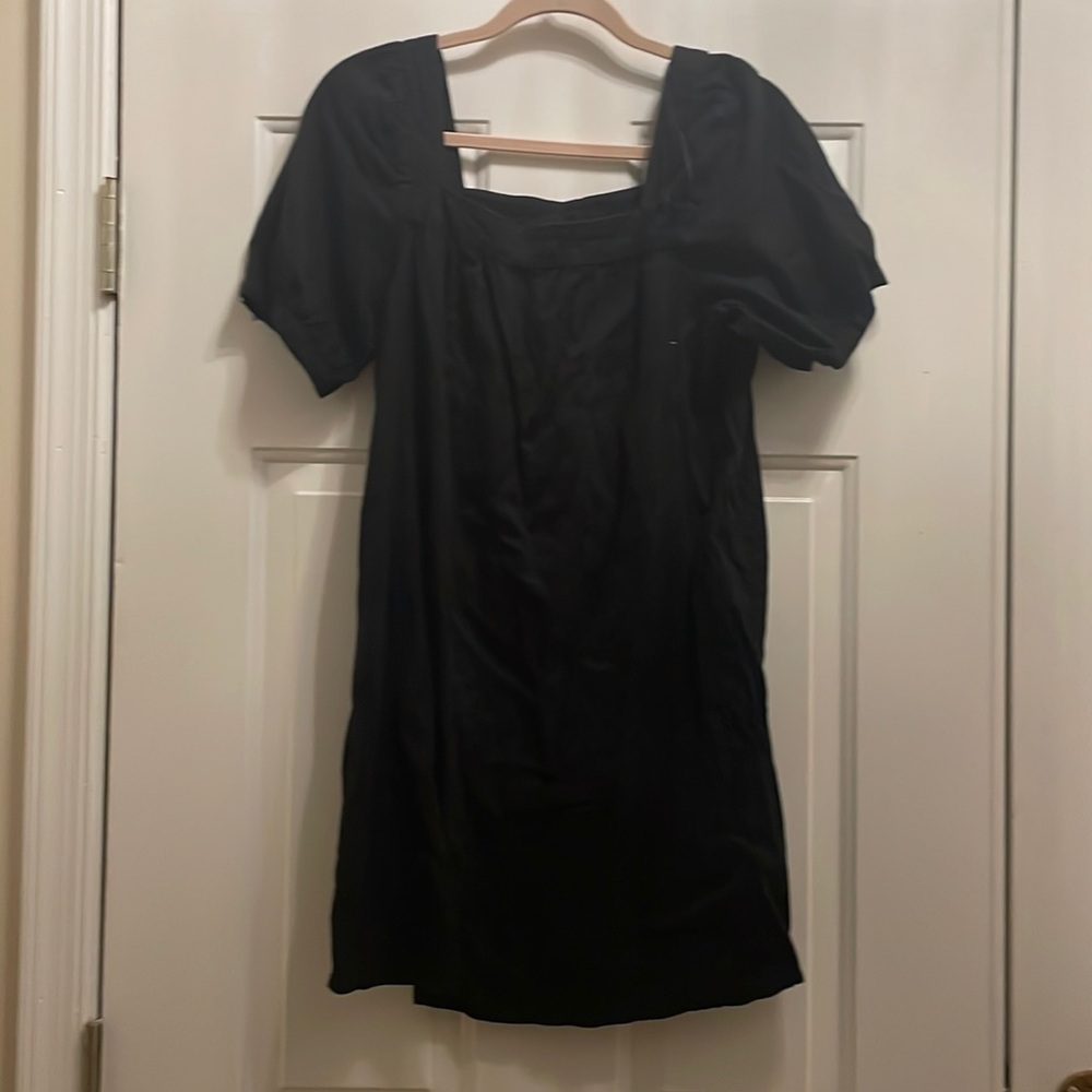Old Navy. Black dress.